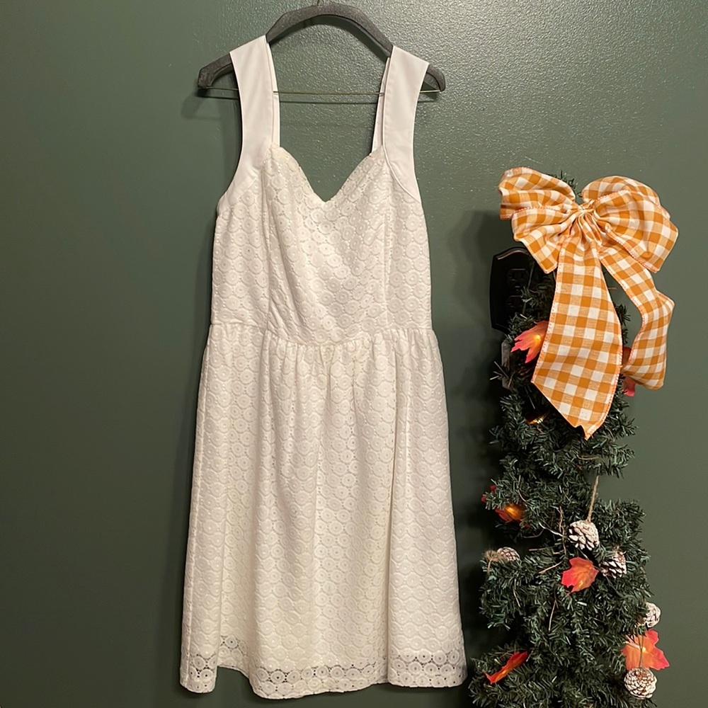 Women’s xs white dress
